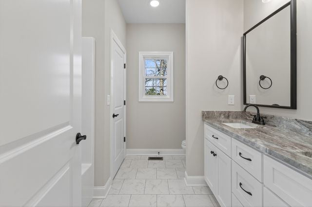 702 Meadow Rd, Mount Pleasant, TN 38474