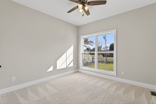 702 Meadow Rd, Mount Pleasant, TN 38474