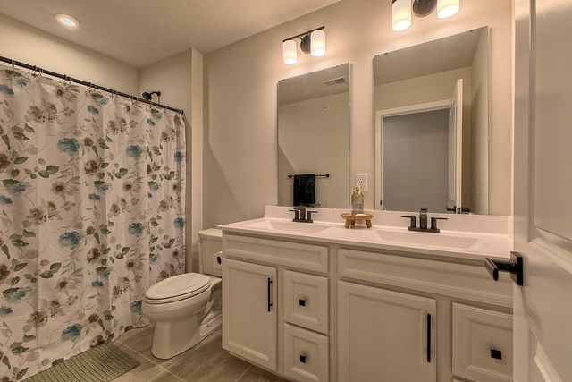 5002 Wellington Ct, Penn Twp, PA 15644
