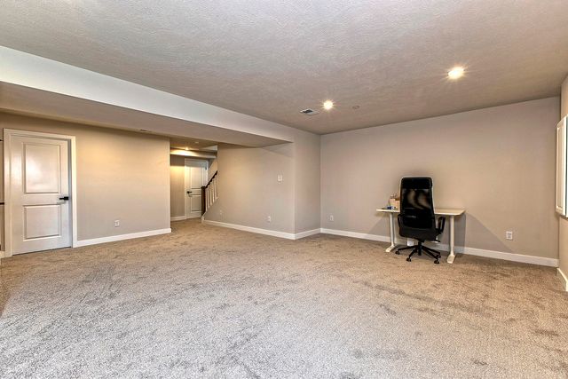 5002 Wellington Ct, Penn Twp, PA 15644