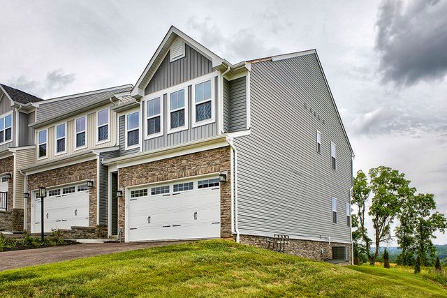 5002 Wellington Ct, Penn Twp, PA 15644