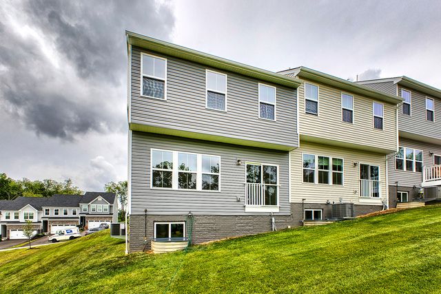 5002 Wellington Ct, Penn Twp, PA 15644