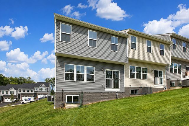 5002 Wellington Ct, Penn Twp, PA 15644