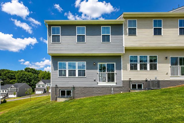 5002 Wellington Ct, Penn Twp, PA 15644