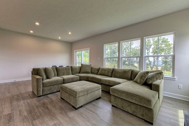 5002 Wellington Ct, Penn Twp, PA 15644