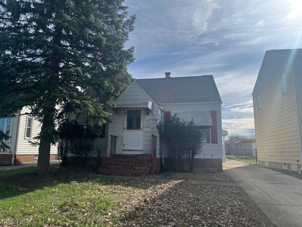 5127 Erwin Street, Maple Heights, OH 44137