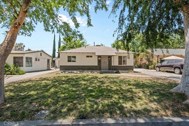 2304 Roxbury Drive, San Bernardino, CA 92404