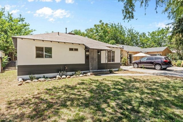 2304 Roxbury Drive, San Bernardino, CA 92404