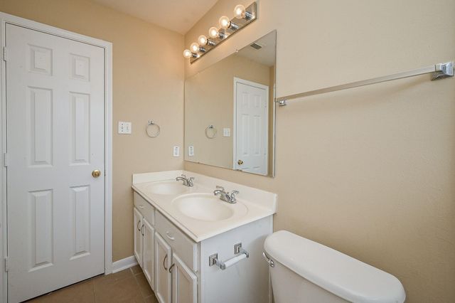 9127 Stoneleigh Drive, Sugar Land, TX 77479