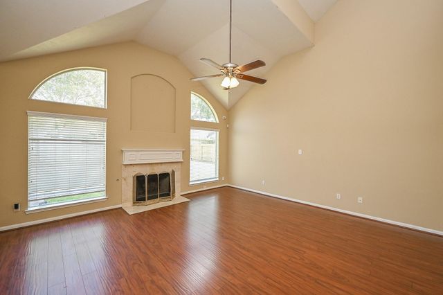 9127 Stoneleigh Drive, Sugar Land, TX 77479