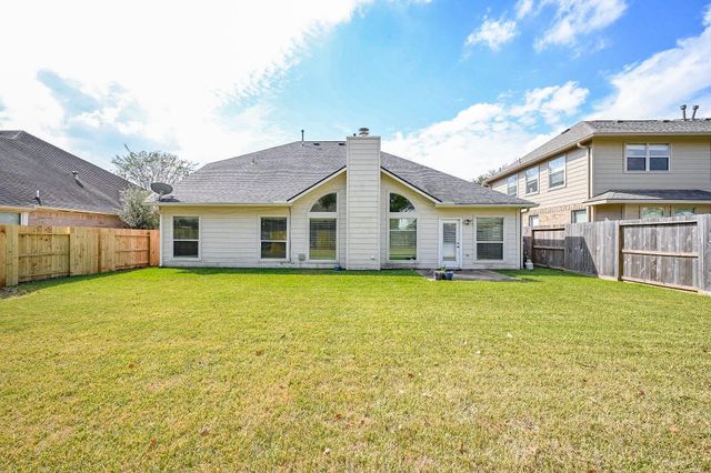 9127 Stoneleigh Drive, Sugar Land, TX 77479