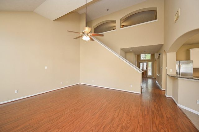 9127 Stoneleigh Drive, Sugar Land, TX 77479