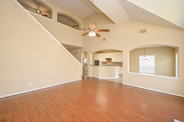 9127 Stoneleigh Drive, Sugar Land, TX 77479