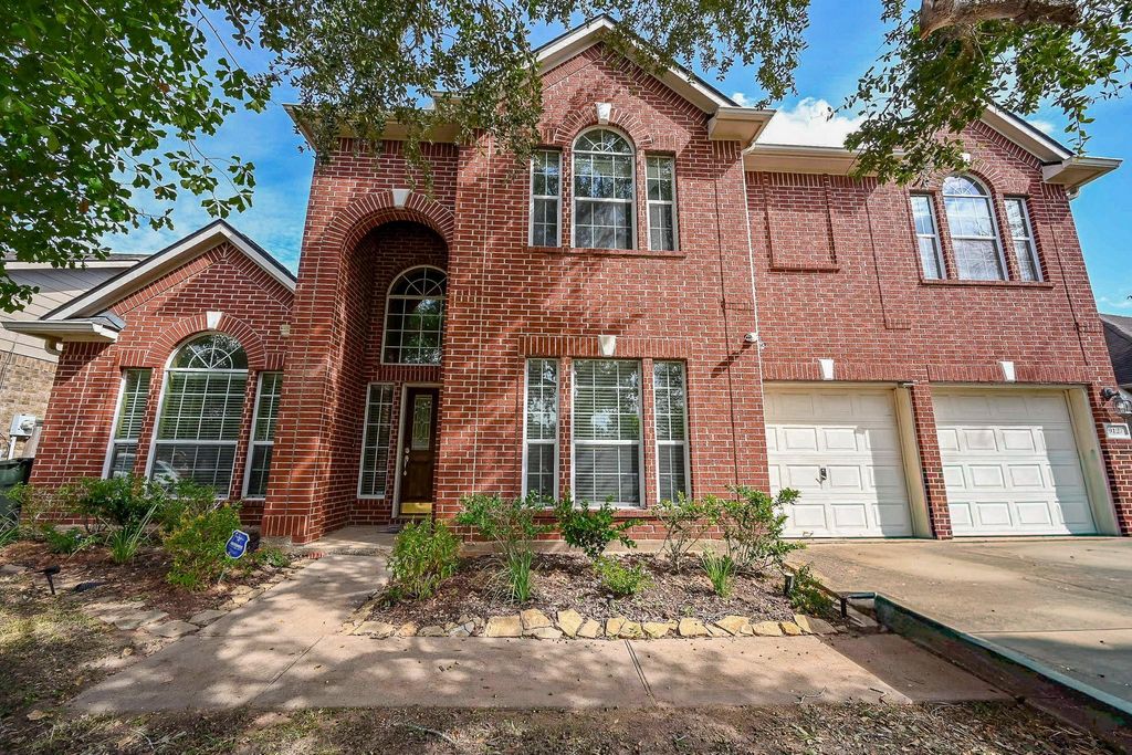 9127 Stoneleigh Drive, Sugar Land, TX 77479