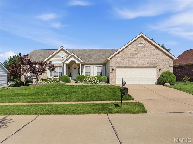 6632 Towne Woods Drive, St Louis, MO 63129