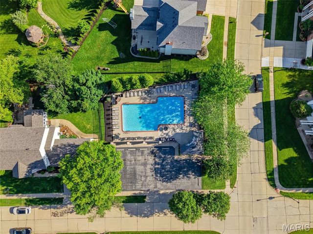 6632 Towne Woods Drive, St Louis, MO 63129