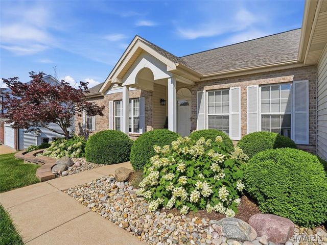 6632 Towne Woods Drive, St Louis, MO 63129