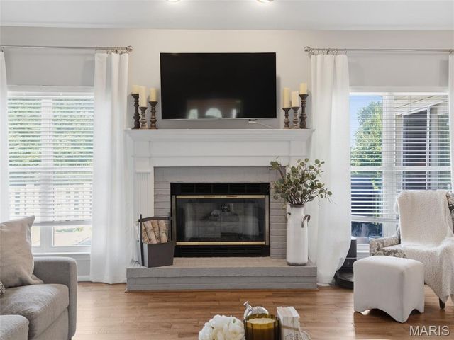 6632 Towne Woods Drive, St Louis, MO 63129