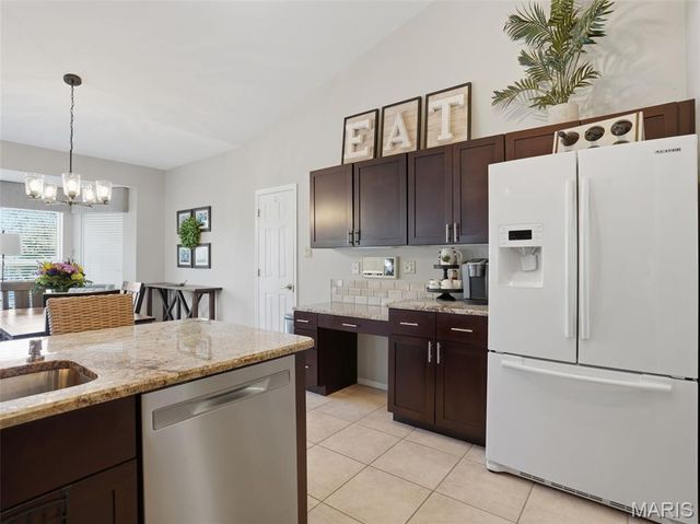 6632 Towne Woods Drive, St Louis, MO 63129