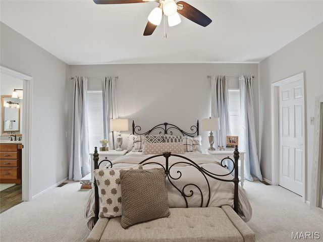 6632 Towne Woods Drive, St Louis, MO 63129