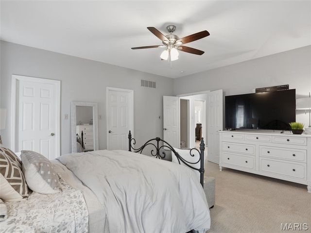 6632 Towne Woods Drive, St Louis, MO 63129