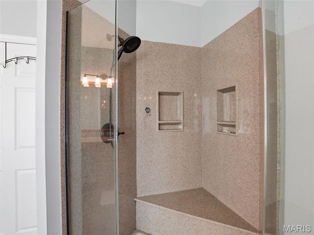 6632 Towne Woods Drive, St Louis, MO 63129