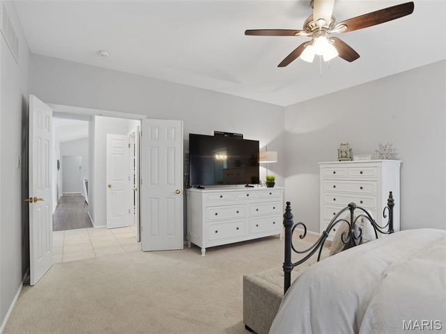 6632 Towne Woods Drive, St Louis, MO 63129