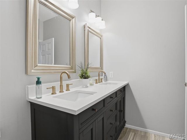 6632 Towne Woods Drive, St Louis, MO 63129