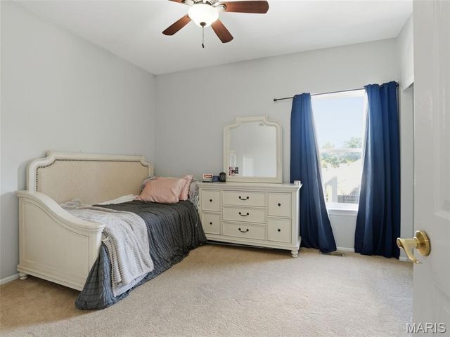 6632 Towne Woods Drive, St Louis, MO 63129