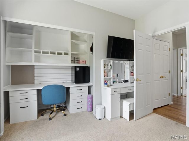 6632 Towne Woods Drive, St Louis, MO 63129