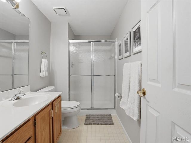 6632 Towne Woods Drive, St Louis, MO 63129