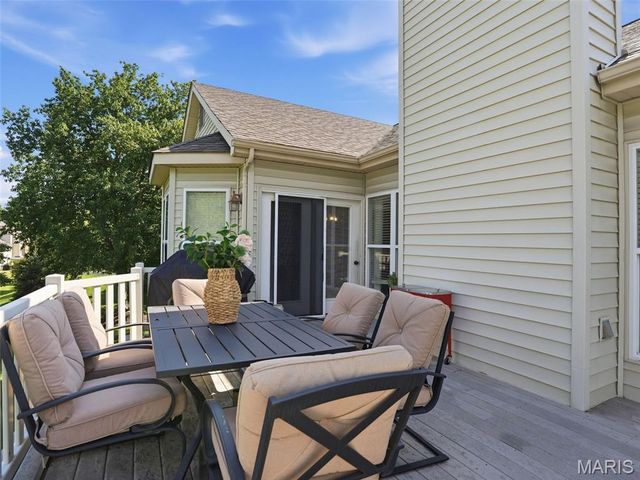 6632 Towne Woods Drive, St Louis, MO 63129
