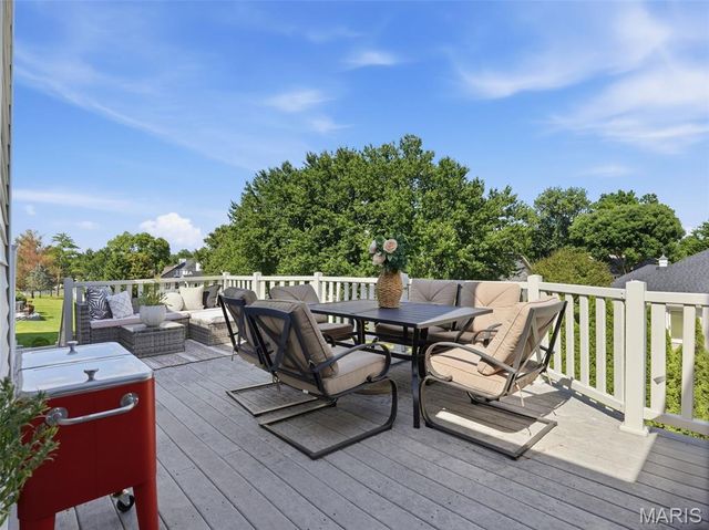 6632 Towne Woods Drive, St Louis, MO 63129