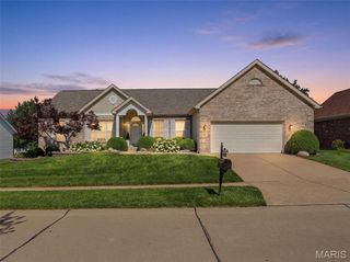 6632 Towne Woods Drive, St Louis, MO 63129