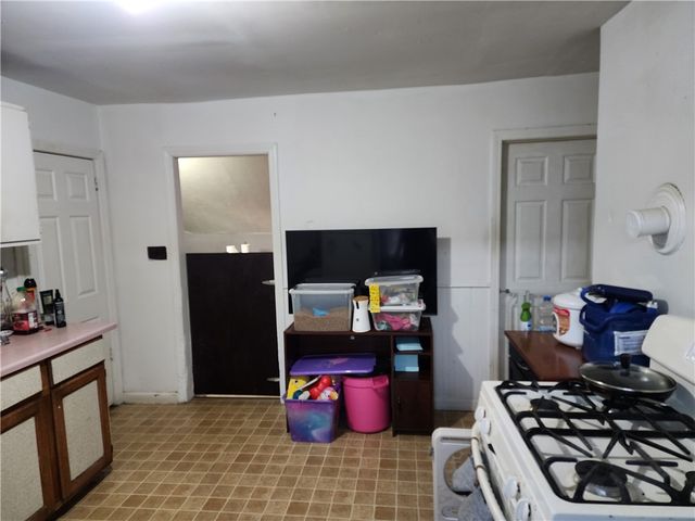 132 Putnam Street, Providence, RI 02909