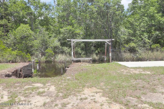 6070 3rd Street, Bay Saint Louis, MS 39520