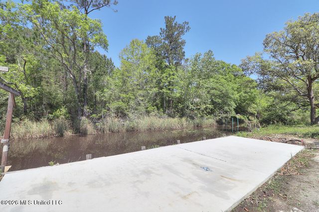 6070 3rd Street, Bay Saint Louis, MS 39520