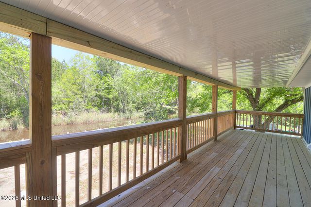 6070 3rd Street, Bay Saint Louis, MS 39520