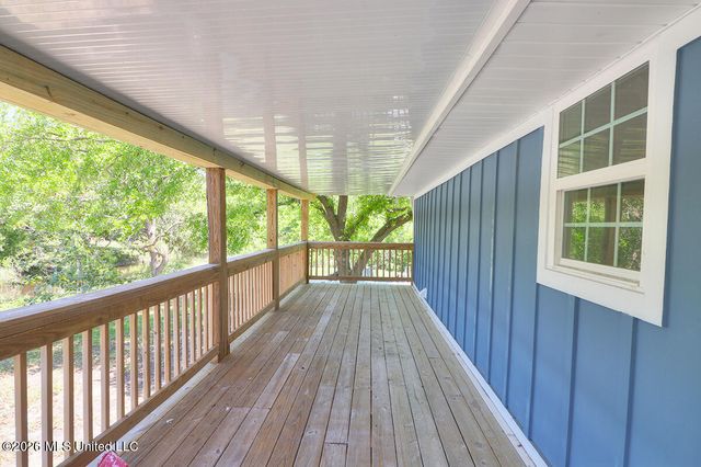 6070 3rd Street, Bay Saint Louis, MS 39520