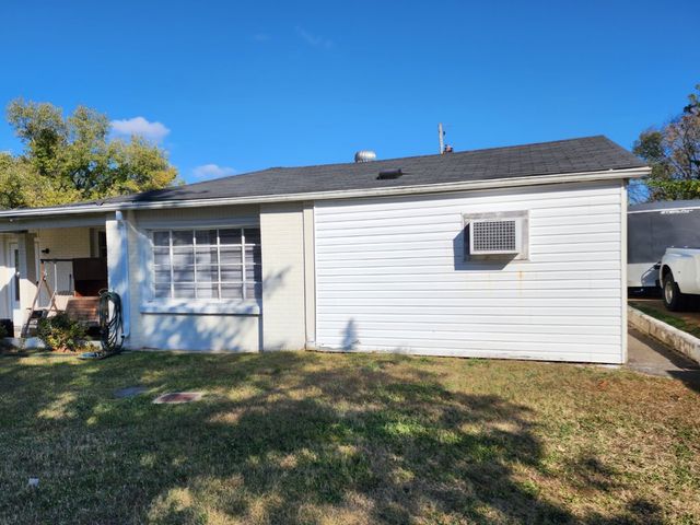 349 Hickory Hts Apt B, Clarksville, TN 37040