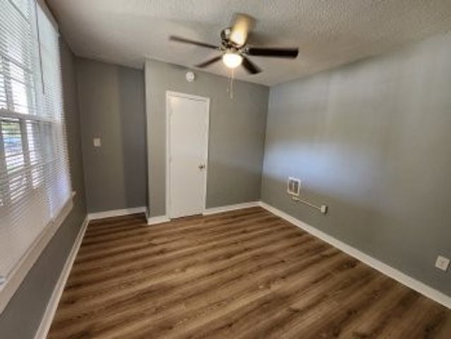 349 Hickory Hts Apt B, Clarksville, TN 37040