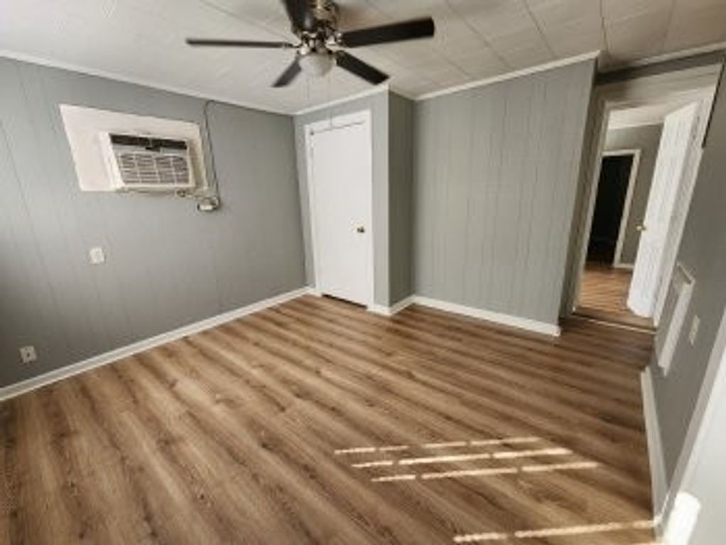 349 Hickory Hts Apt B, Clarksville, TN 37040
