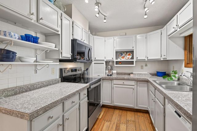 11201 Washburn Avenue S, Bloomington, MN 55431