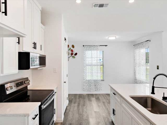 308 Avenue A, Ennis, TX 75119
