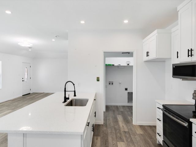 308 Avenue A, Ennis, TX 75119