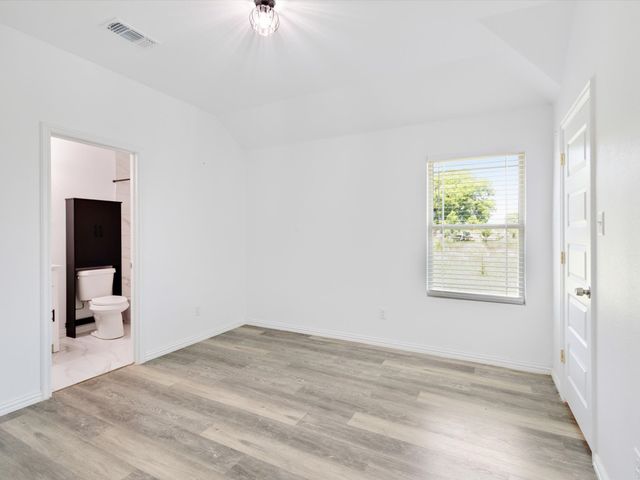 308 Avenue A, Ennis, TX 75119