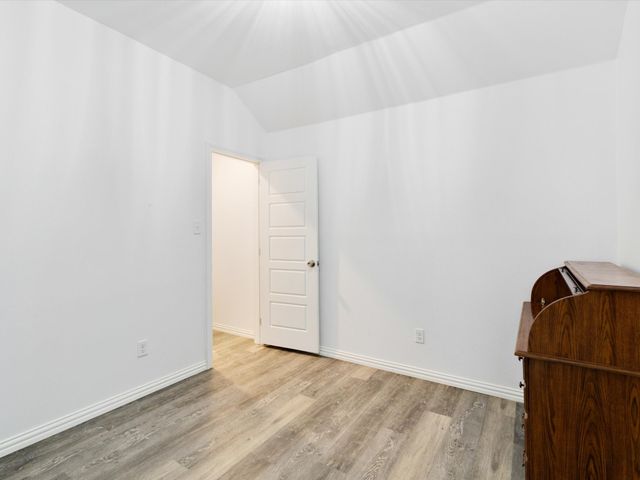 308 Avenue A, Ennis, TX 75119