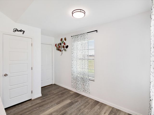 308 Avenue A, Ennis, TX 75119