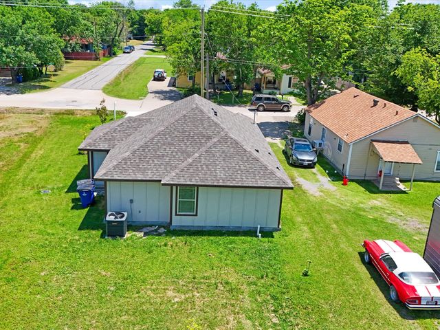 308 Avenue A, Ennis, TX 75119