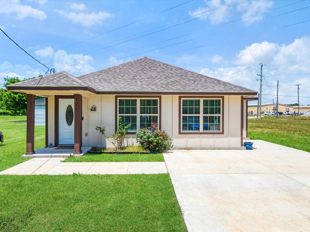 308 Avenue A, Ennis, TX 75119